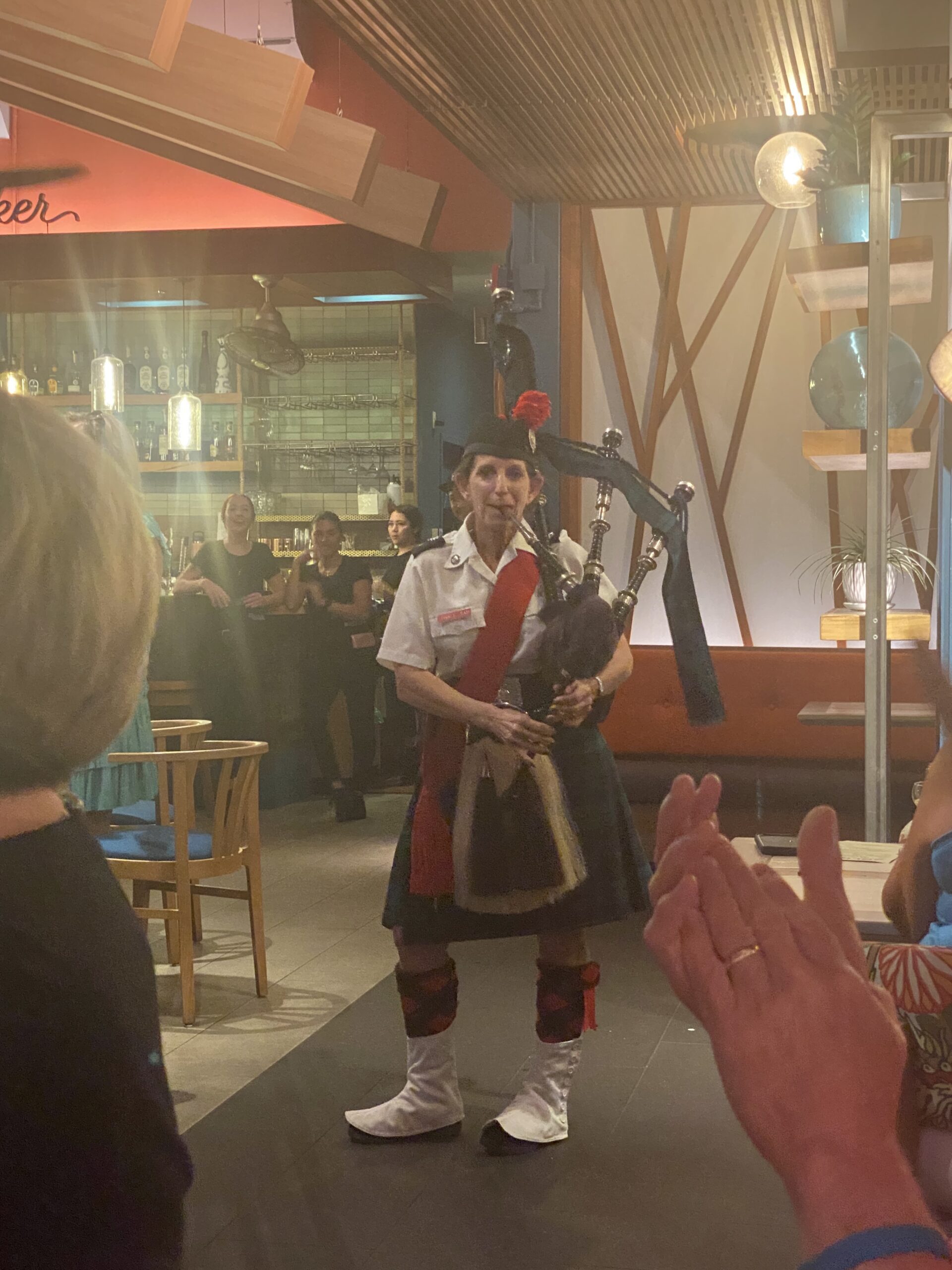 4058A475 1FC9 4C5B 8815 3DEAA032FC18